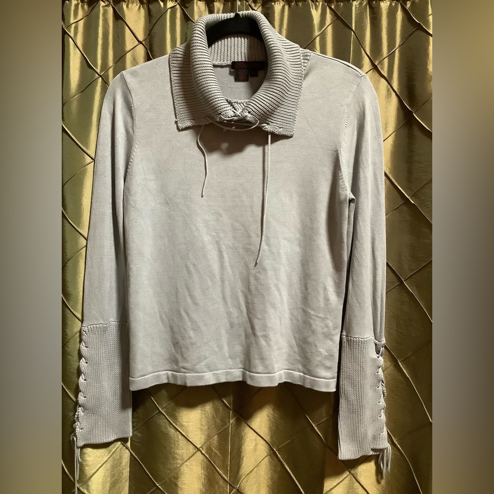 VGUC- Simon Chang Silk Turtleneck w/Lace-up Sleeve Cuffs and Collar